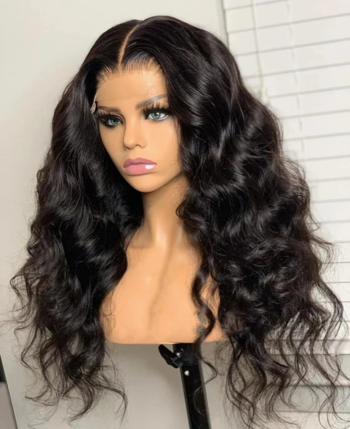 Long Black Natural Wavy Free Part Lace Wigs